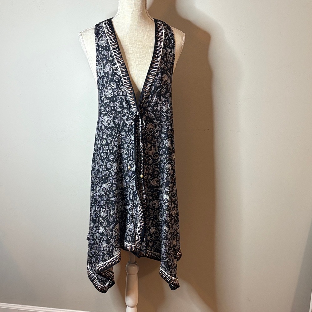 Coco Reef Black and White Paisley Dress